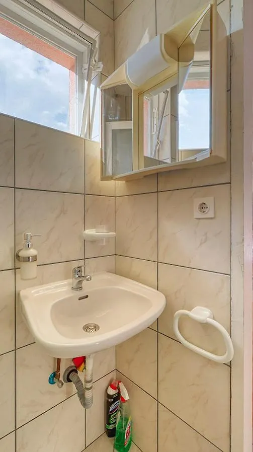 Apartments Lukic Gornji Karin 0*,