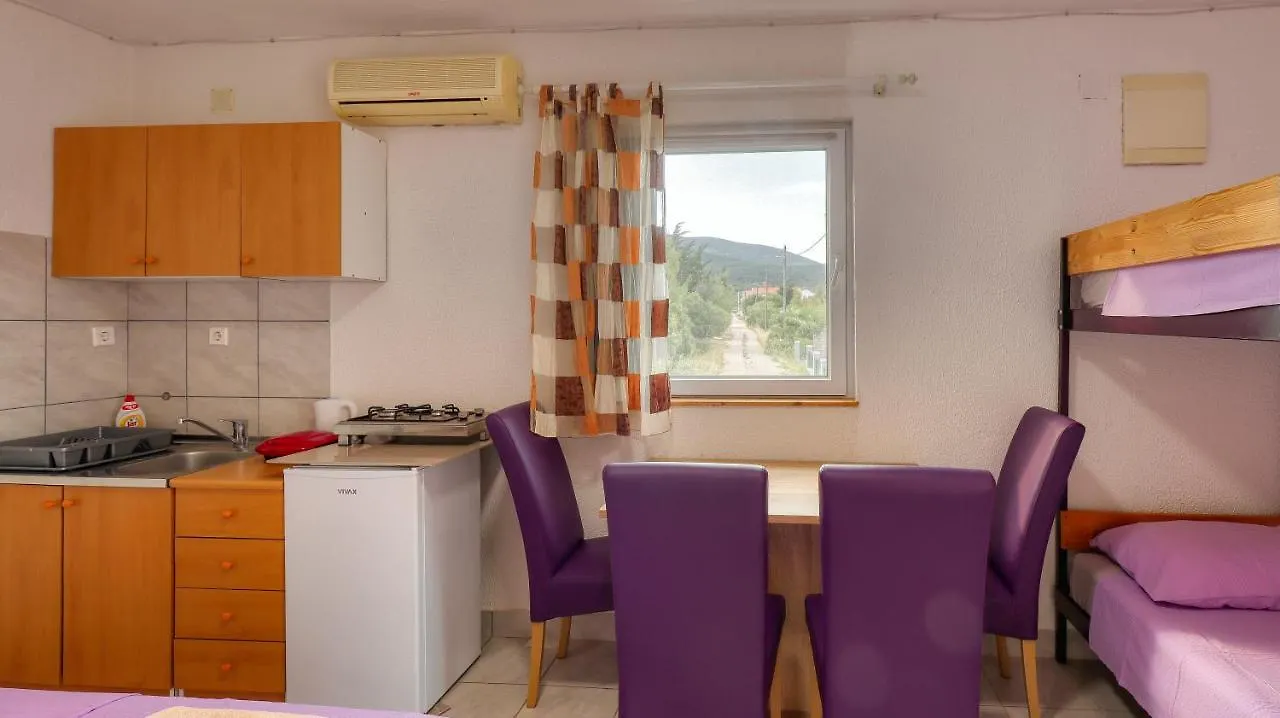 Apartments Lukic Gornji Karin Kroatien
